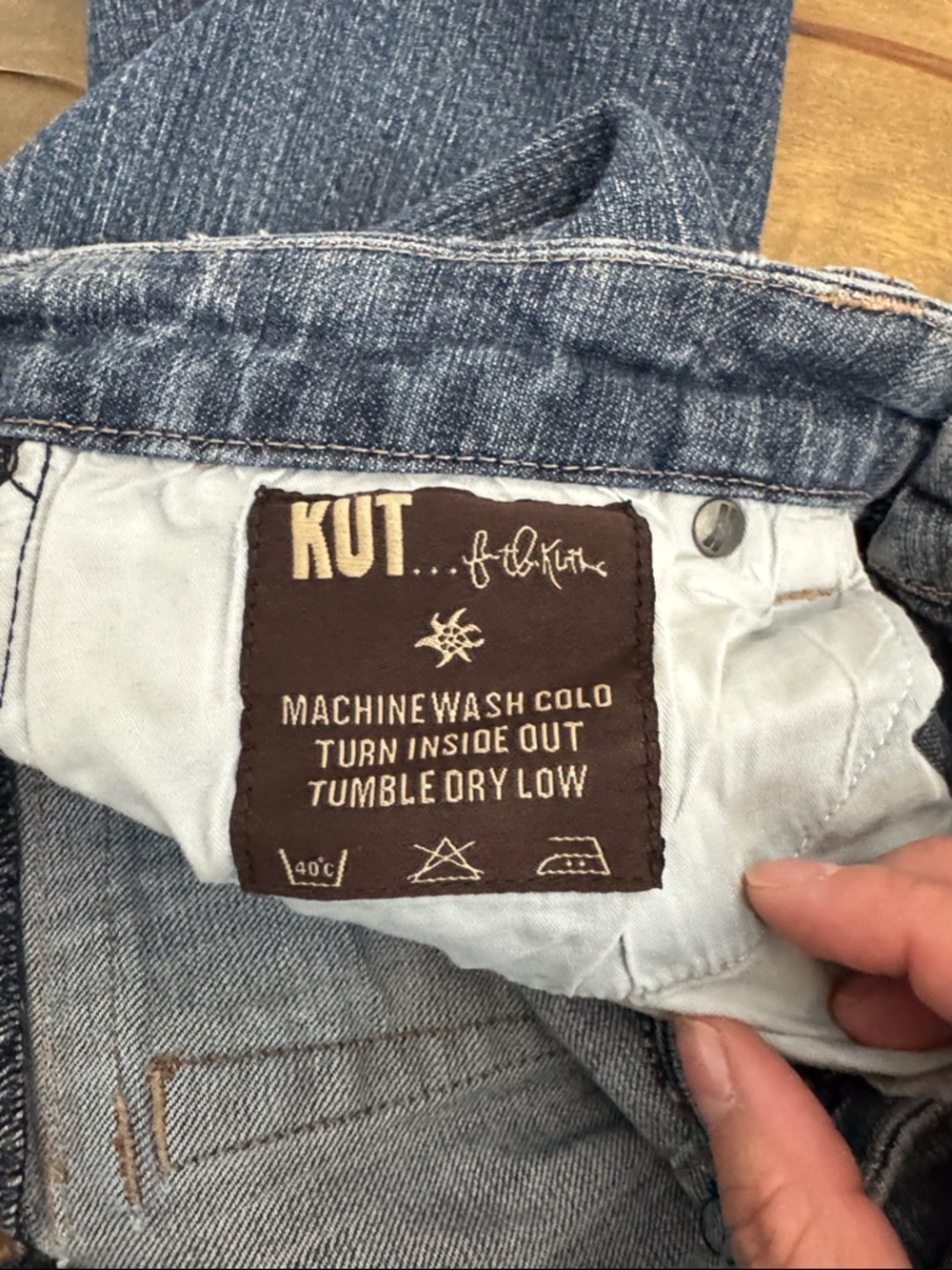 Kut from the Kloth Women's Dark Wash Bootcut Jeans - size 4 - Picture 5 of 7